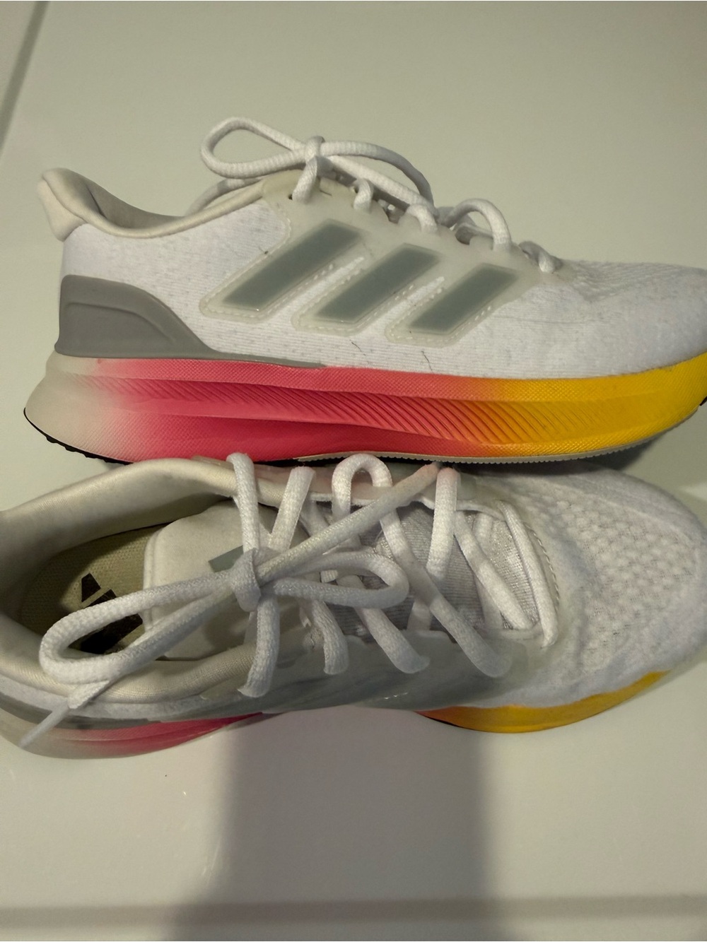 Girls Adidas Ultra run 5 J size 4